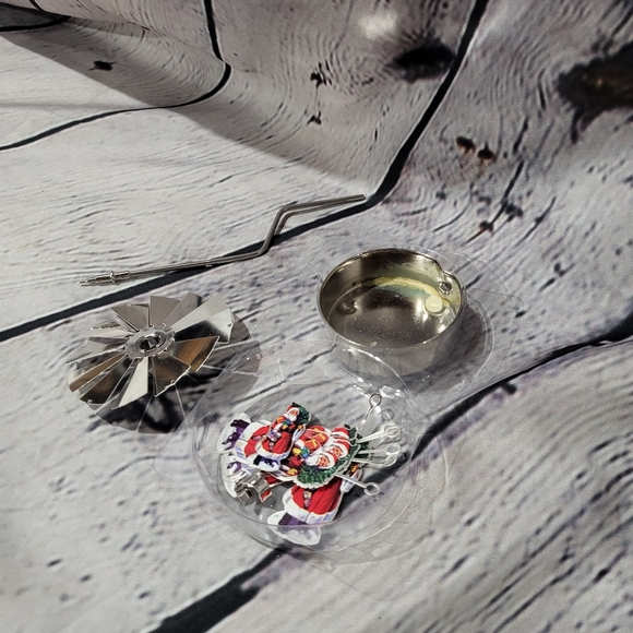 Anglaspel Swedish Rotary Tea Light Candle Holder Santa Theme NIB - Picture 3 of 4